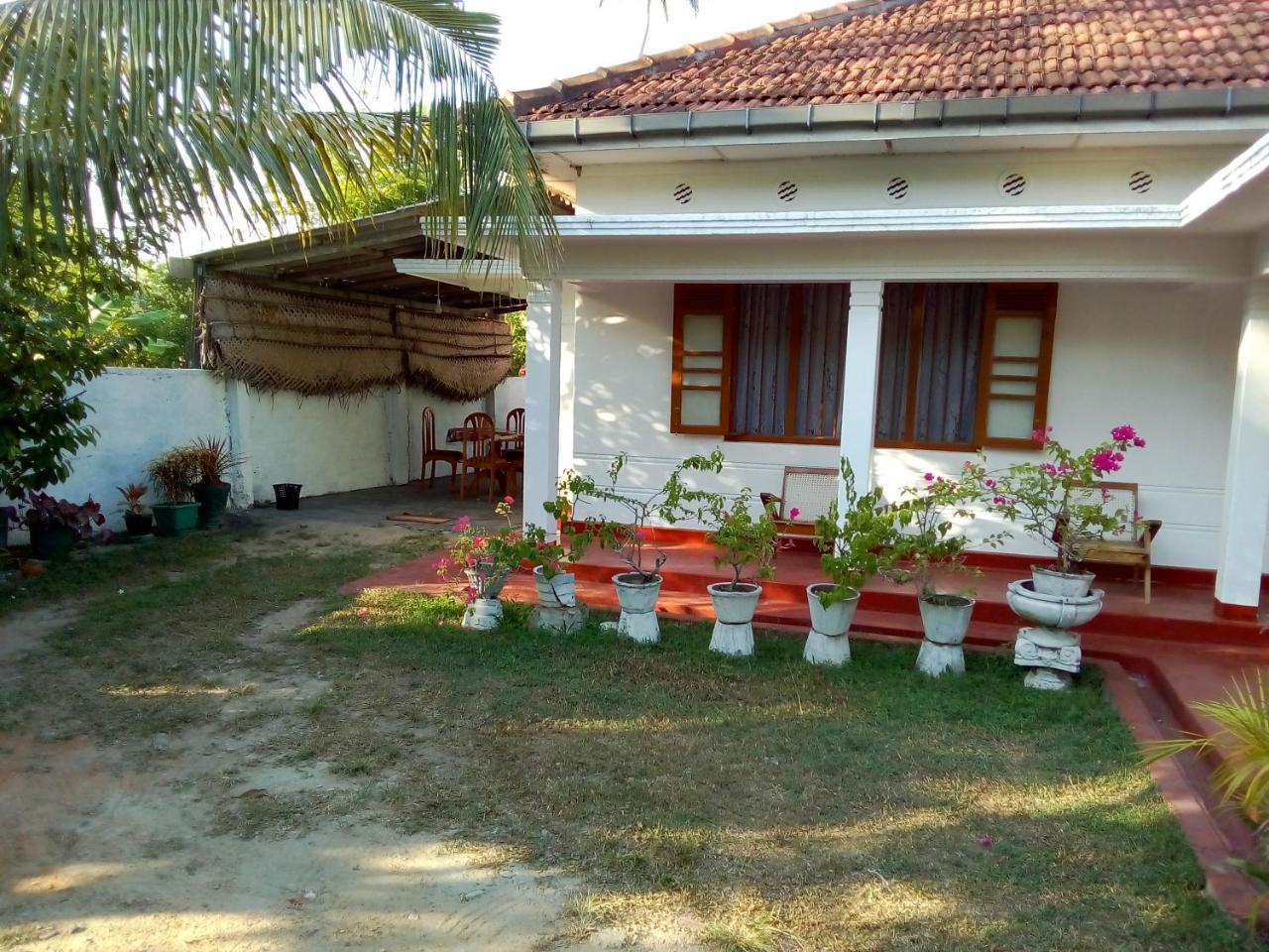 Ocean Edge Villa Midigama Timur Bagian luar foto