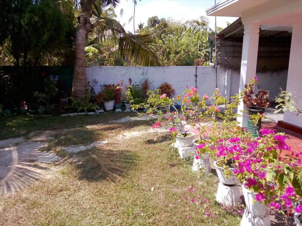 Ocean Edge Villa Midigama Timur Bagian luar foto