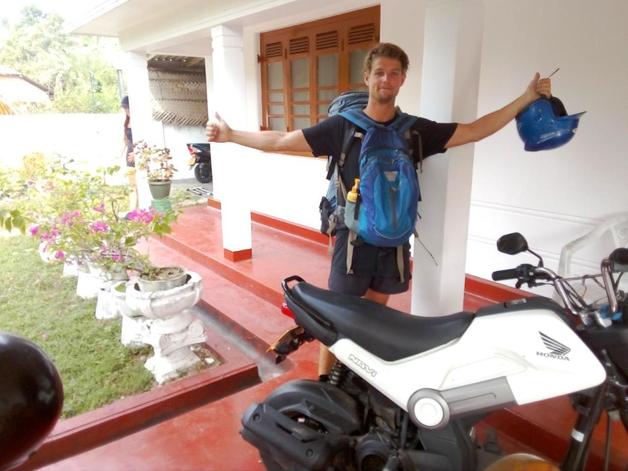 Ocean Edge Villa Midigama Timur Bagian luar foto